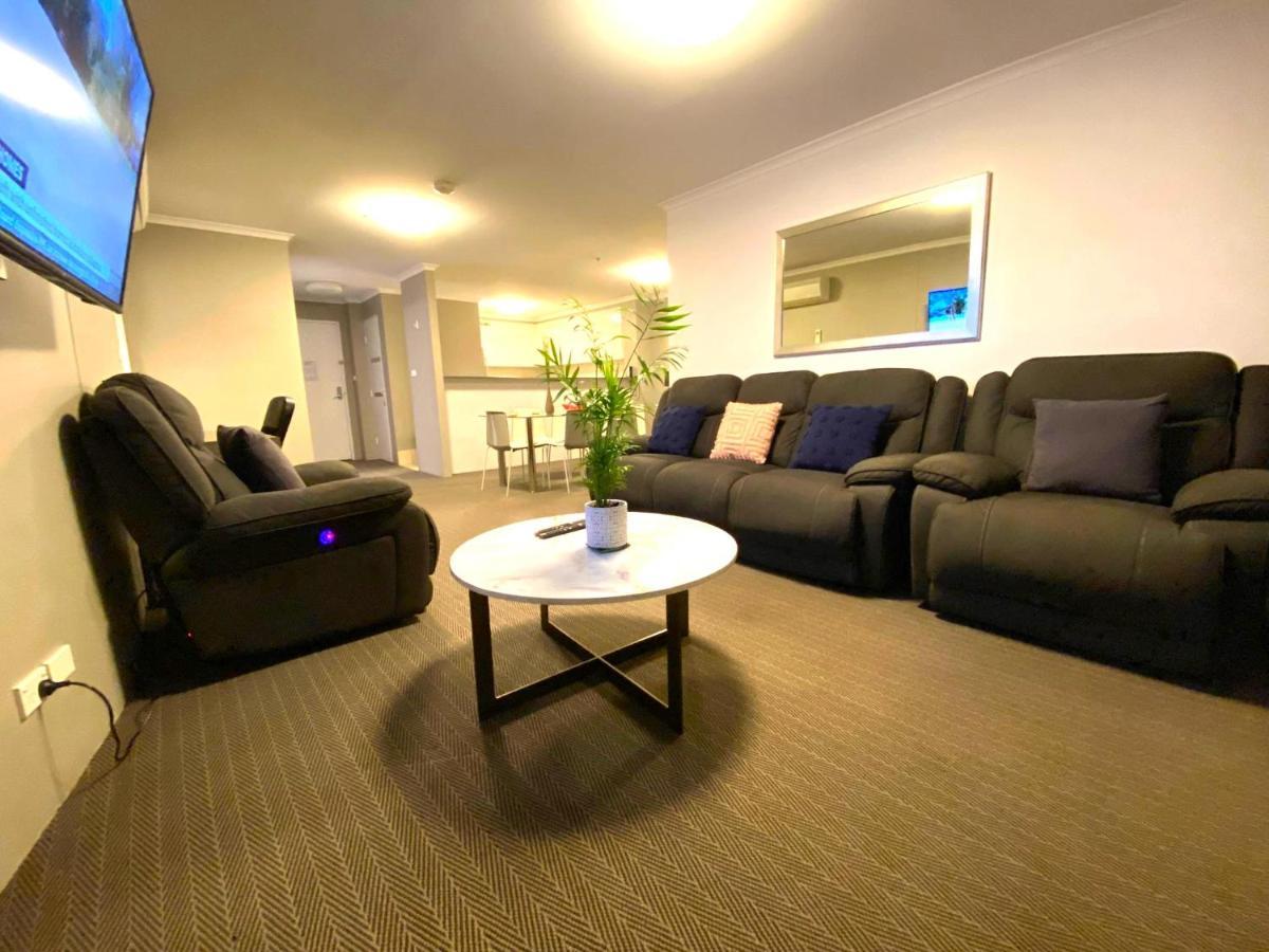 2 Bed 2 Bath Apartment In Braddon, Canberra - Pool, Gym And Free Parking Экстерьер фото